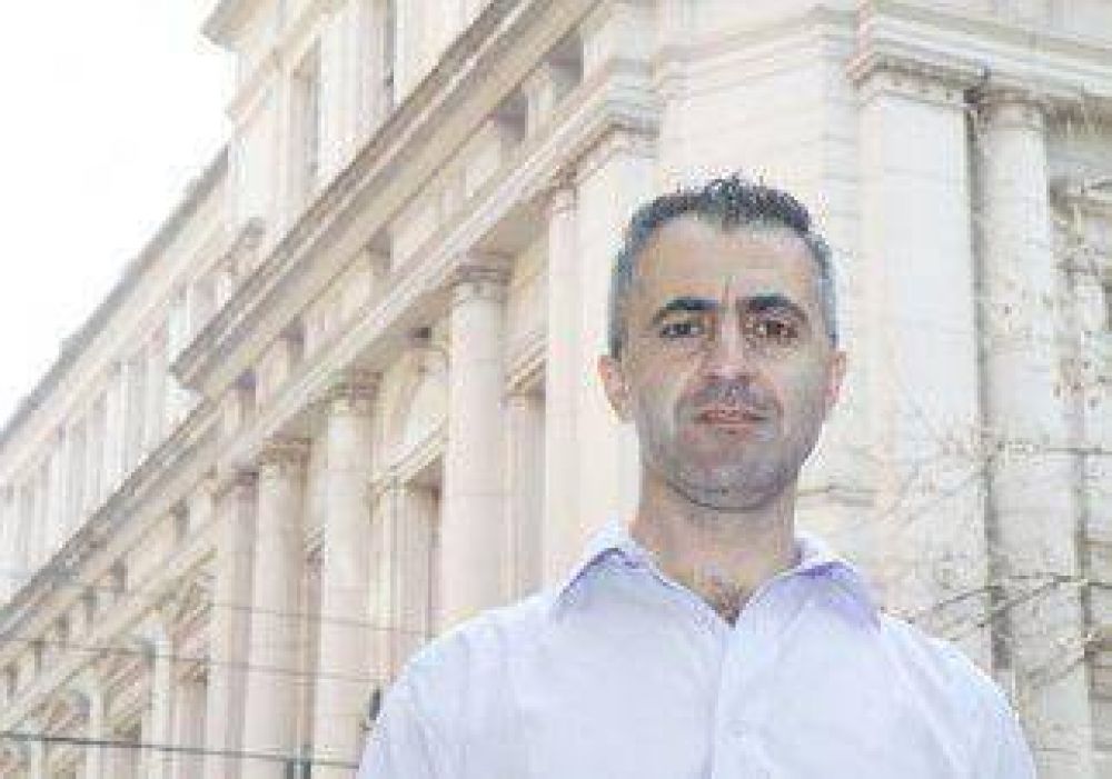 El maestro ilustre neuquino que apuesta a construir identidad 