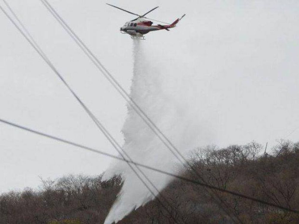 El fuego encontr� a Salta sin su helic�ptero hidrante