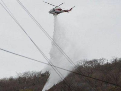 El fuego encontr� a Salta sin su helic�ptero hidrante