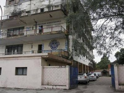 Cuatro presos hicieron un boquete y escaparon de una dependencia policial