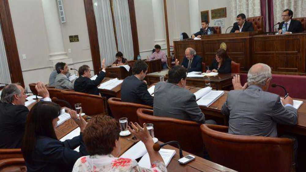 Compa��a de Tierras: el Senado pas� el proyecto a comisi�n	 