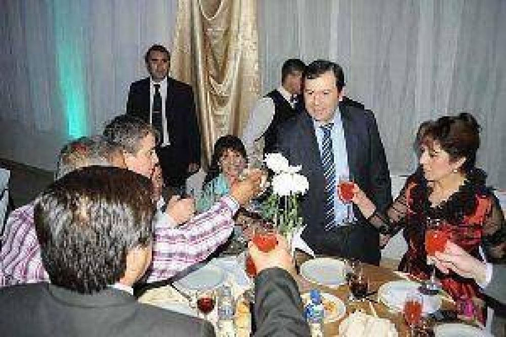 El gobernador particip� de los festejos de los educadores santiague�os