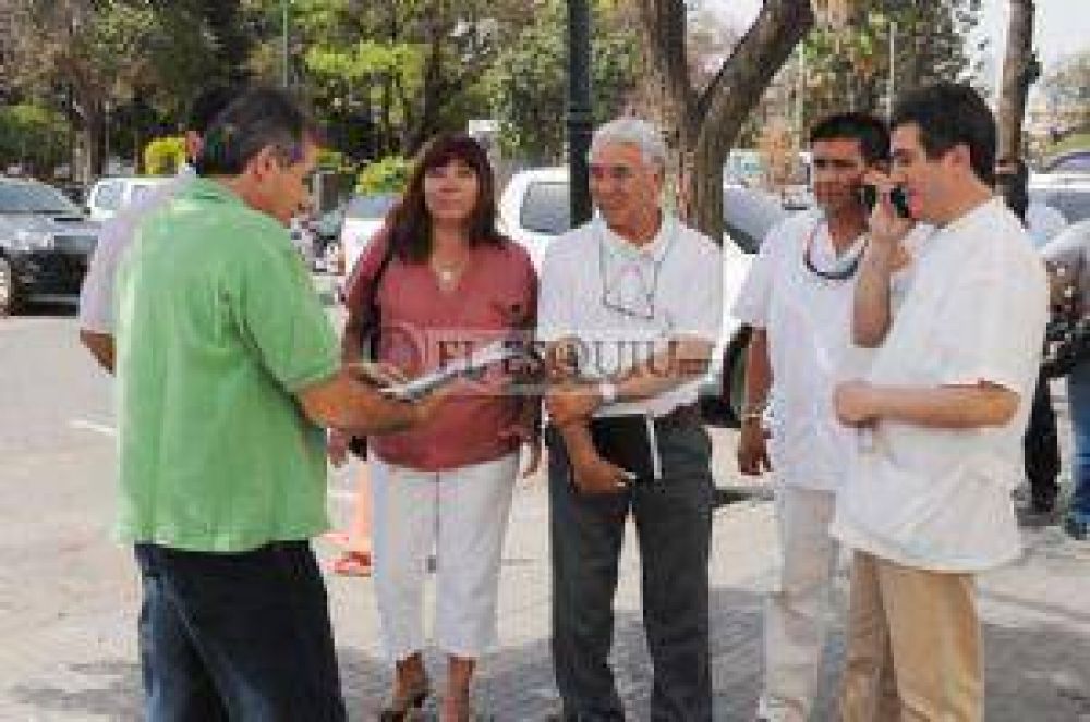 Sin acuerdo, los trabajadores de la salud endurecen el paro