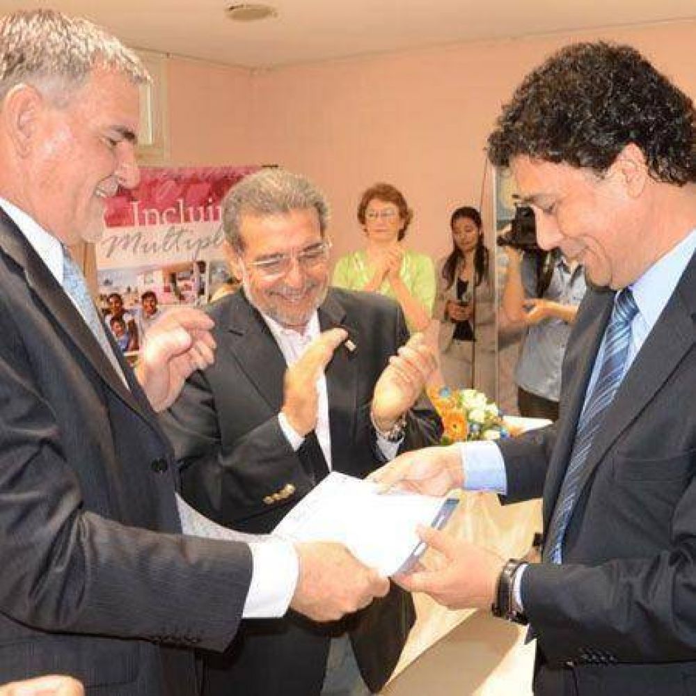 La Rioja firm� con Naci�n un convenio sobre Responsabilidad Social
