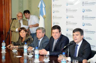Con el apoyo de Mariotto, Juanchi Zabaleta llev� la campa�a a la Legislatura