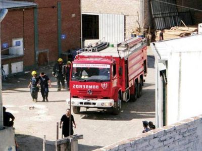 El operario que muri� en el incendio de la colchoner�a trabajaba en negro y sin ART