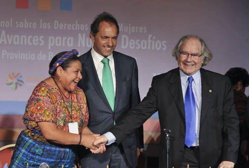 Scoli anunci� el aumento de las asignaciones