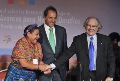 Scoli anunci� el aumento de las asignaciones