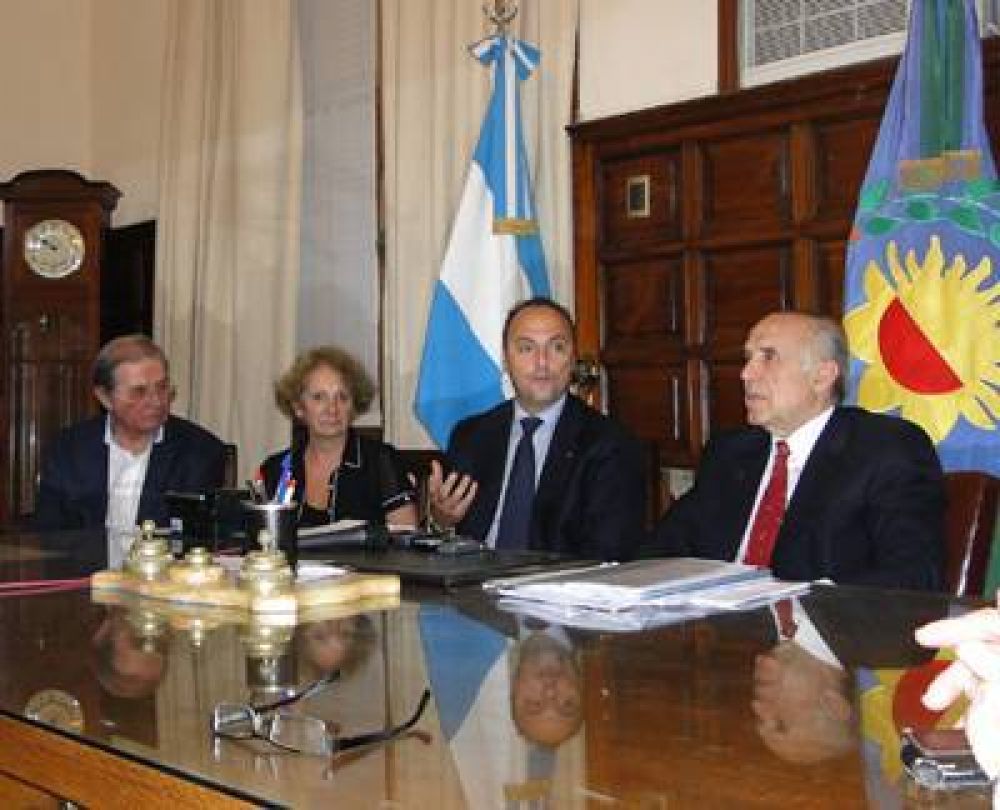 Buscan avanzar en programa integral de cuidados paliativos: articulaci�n del municipio con entidades nacionales e internacionales