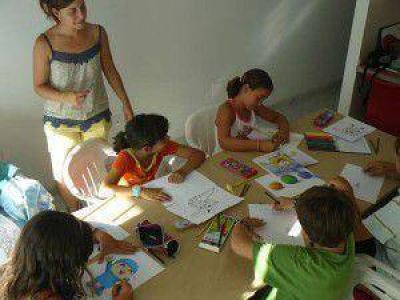 Talleres sociorecreativos y educativos en el CAINAF de Alto Comedero