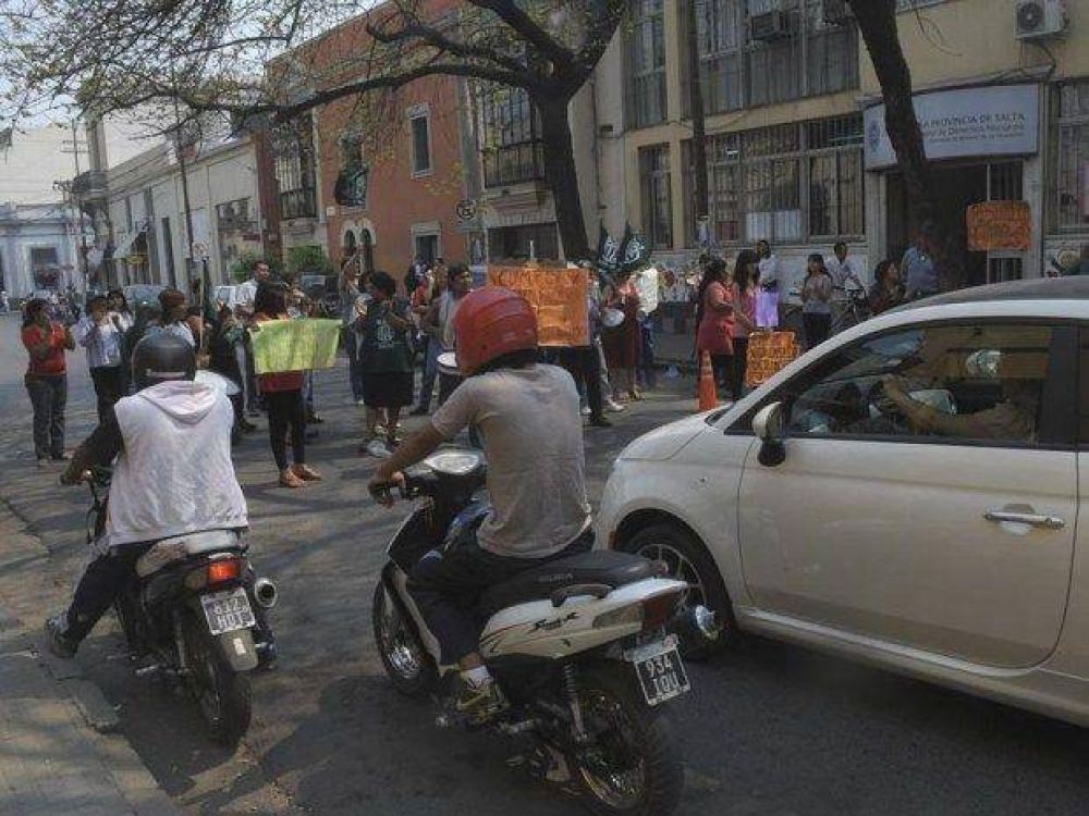 Protesta gremial en el ministerio de Mar�a Pace