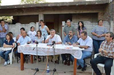 El Intendente Infante visit� el B� Juan Felipe Ibarra