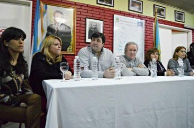 Peralta: �No es bueno que la pol�tica siempre tenga las mismas caras�