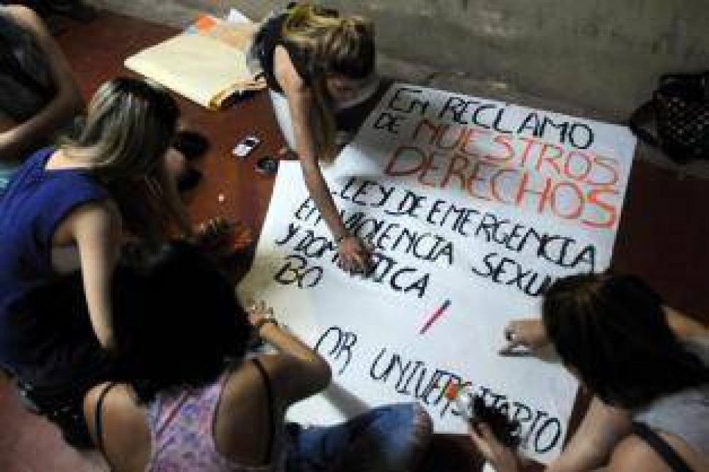 Alumnos tomaron Ciencias Naturales y ya son tres las facultades en protesta