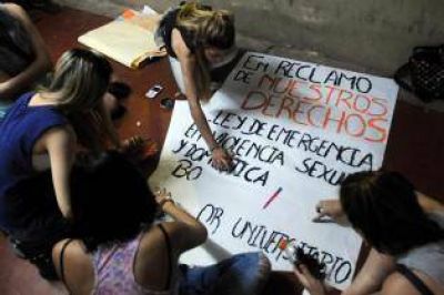 Alumnos tomaron Ciencias Naturales y ya son tres las facultades en protesta