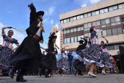 Quiroga se enter� de una serie de obras en el acto