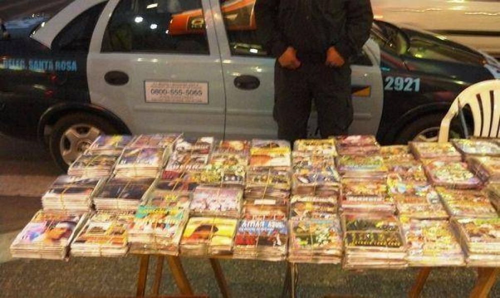 Polic�a Federal incaut� miles de cd�s truchos en el centro santarrose�o