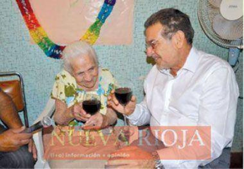 Una vecina de la Capital cumpli� 107 a�os de vida