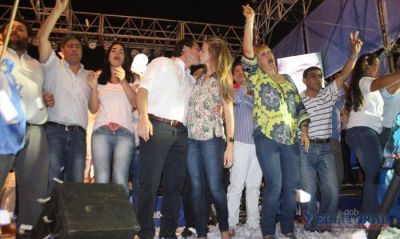 En su discurso de cierre, Camau llam� a los correntinos a �construir un futuro juntos�