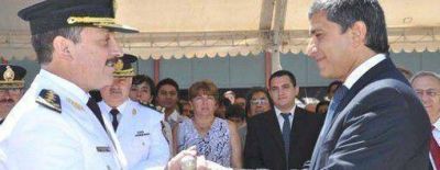 Esc�ndalo por narcopolic�as se cobr� los cargos de Paredes y Fr�as
