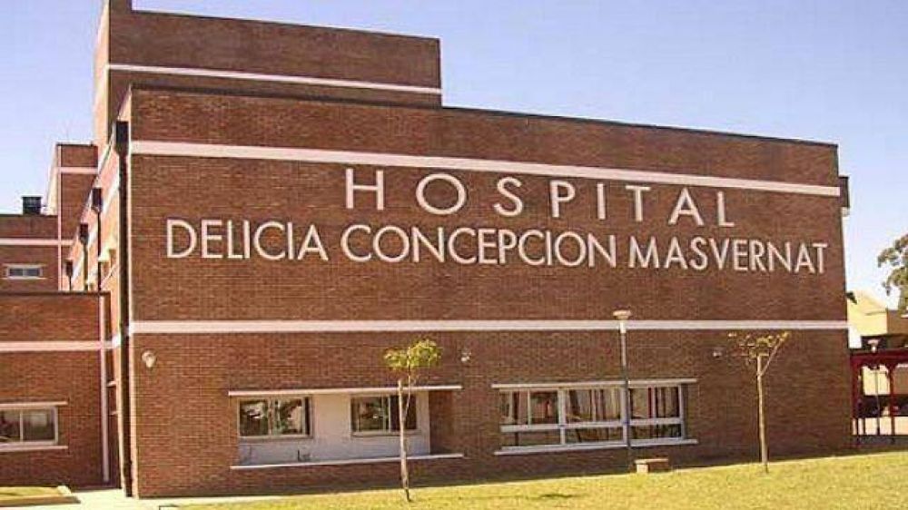 Muri� el joven que se dispar� en el rostro