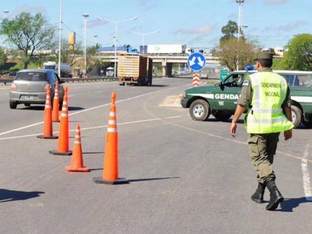 S�lo cuatro gendarmes y un patrullero custodian la seguridad en Circunvalaci�n