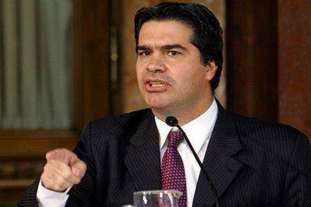 Capitanich cruz� otra vez a Rozas y le record� el fracaso de De la R�a