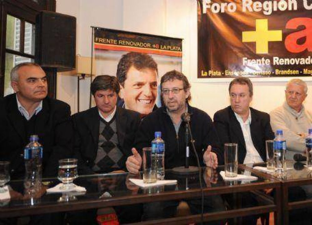 El massismo present� su bloque regional