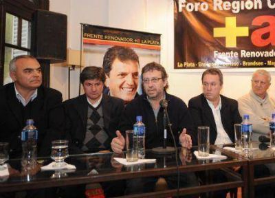 El massismo present� su bloque regional