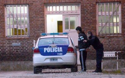 Allananamientos en el Barrio Ituzaing�: dos detenidos