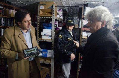 Clausuran comercio de venta y colocaci�n de equipos de audio