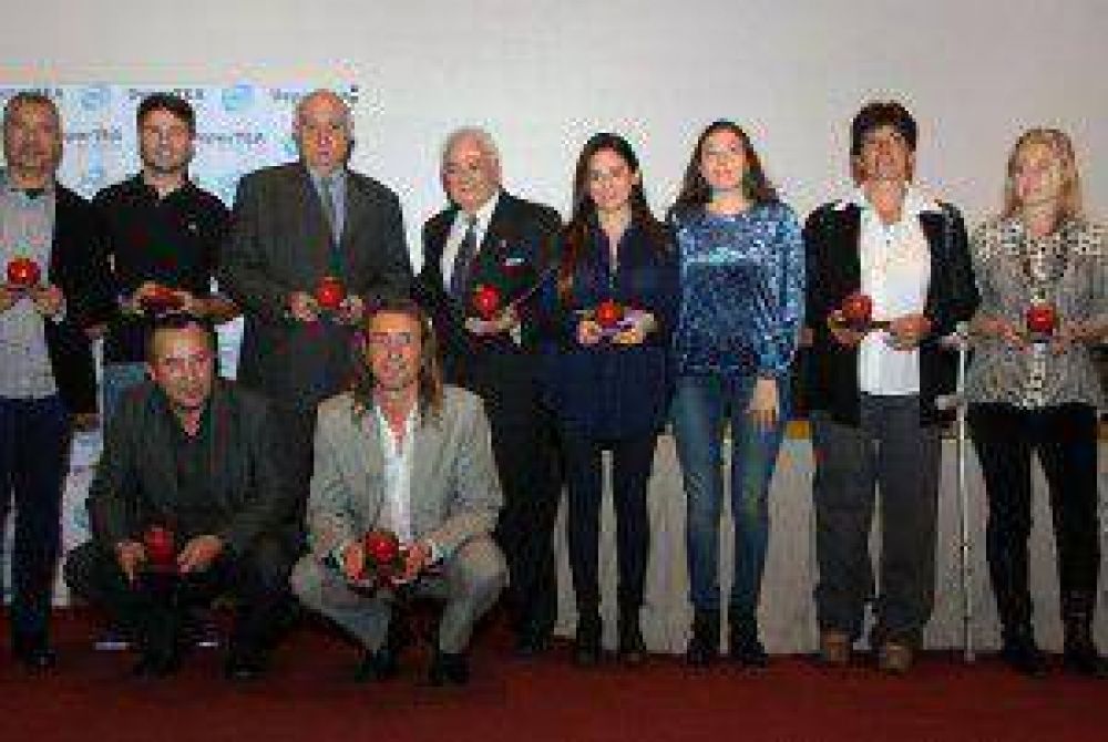 �Al maestro con cari�o�: el Periodismo tuvo distinciones para todos