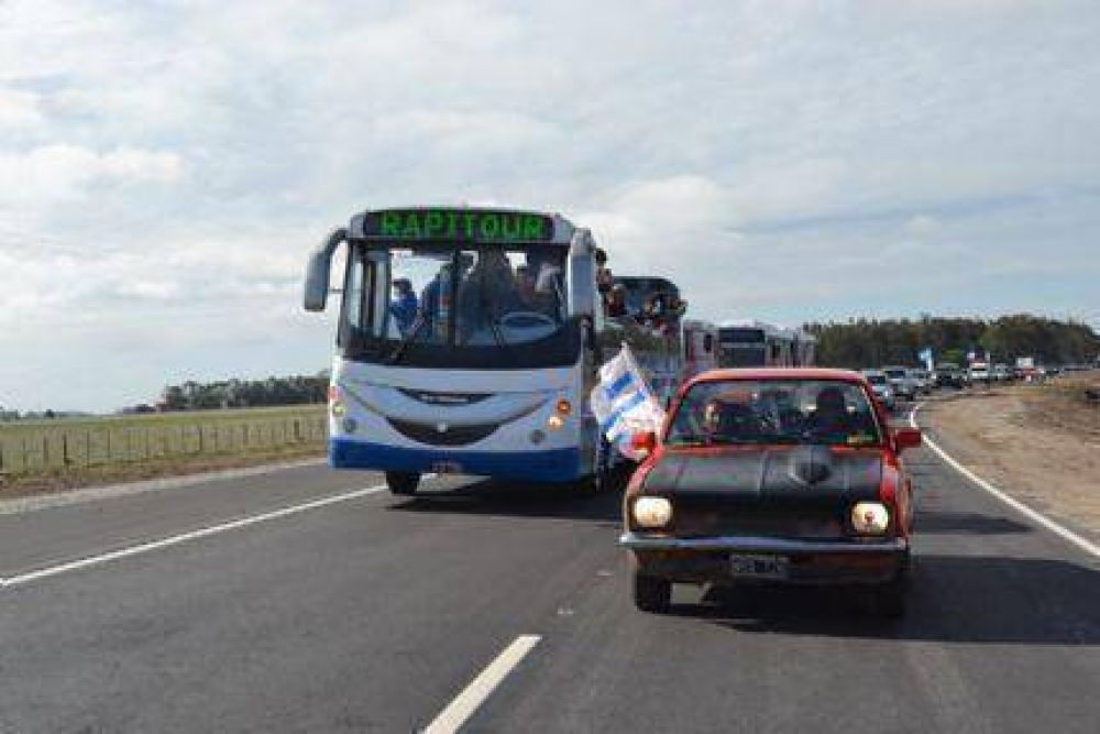 Importantes presencias y una caravana m�gica en el acto inaugural 