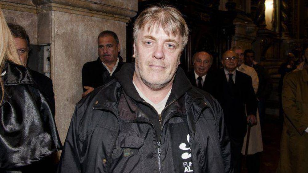 Durante un acto de campa�a, le robaron a Gustavo Vera