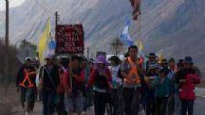 Fiesta del Milagro: Los peregrinos comenzaron a llegar a la Catedral para participar de la procesi�n