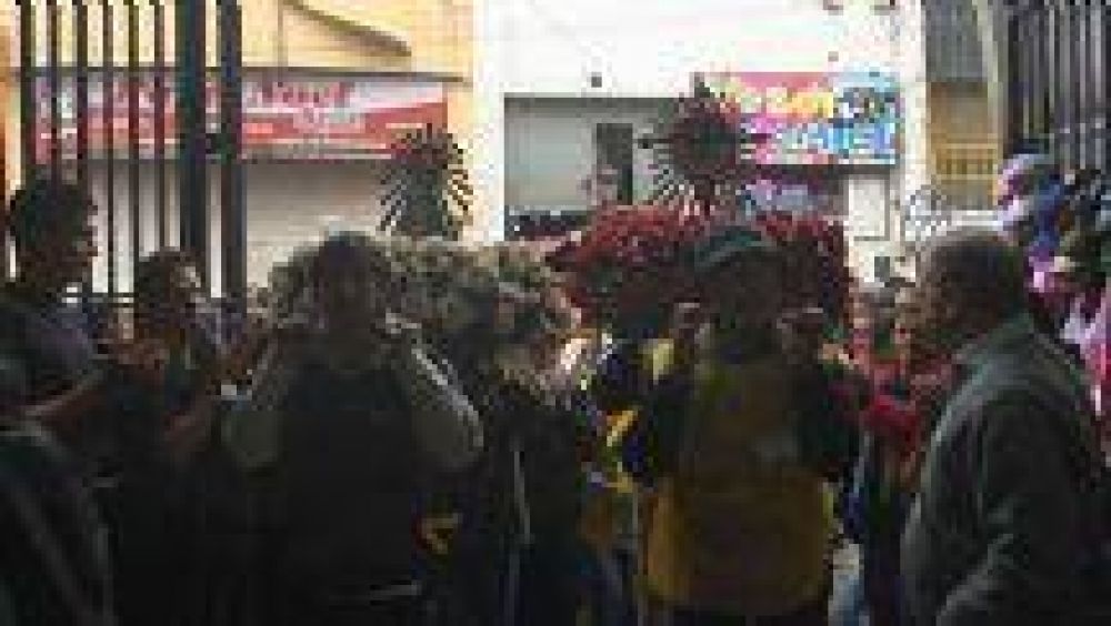 El Milagro salte�o: M�s de 650 peregrinos almorzaron ayer en el Mercado Municipal San Miguel