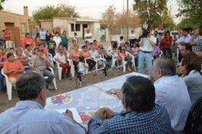 Infante visit� el barrio Juan Felipe Ibarra
