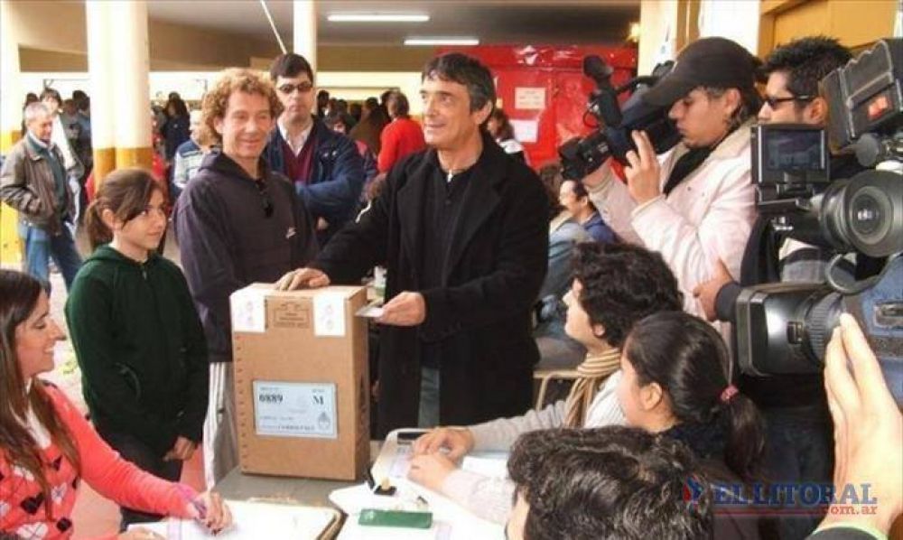 Nito Artaza denuncia que sacan boletas de CP de los cuartos oscuros