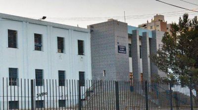 Padres preocupados por las demoras de las refacciones en la Escuela 749