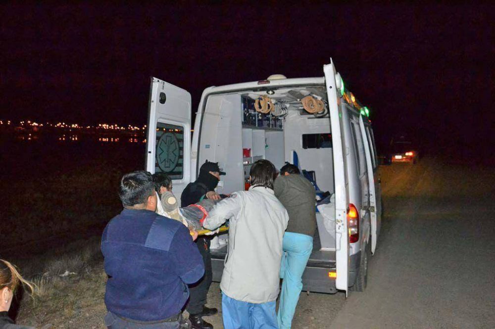 Joven termina herido en un vuelco