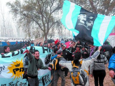 Fan�ticos de todo el pa�s, hasta de M�xico y Uruguay llegaron para ser parte del pogo m�s grande