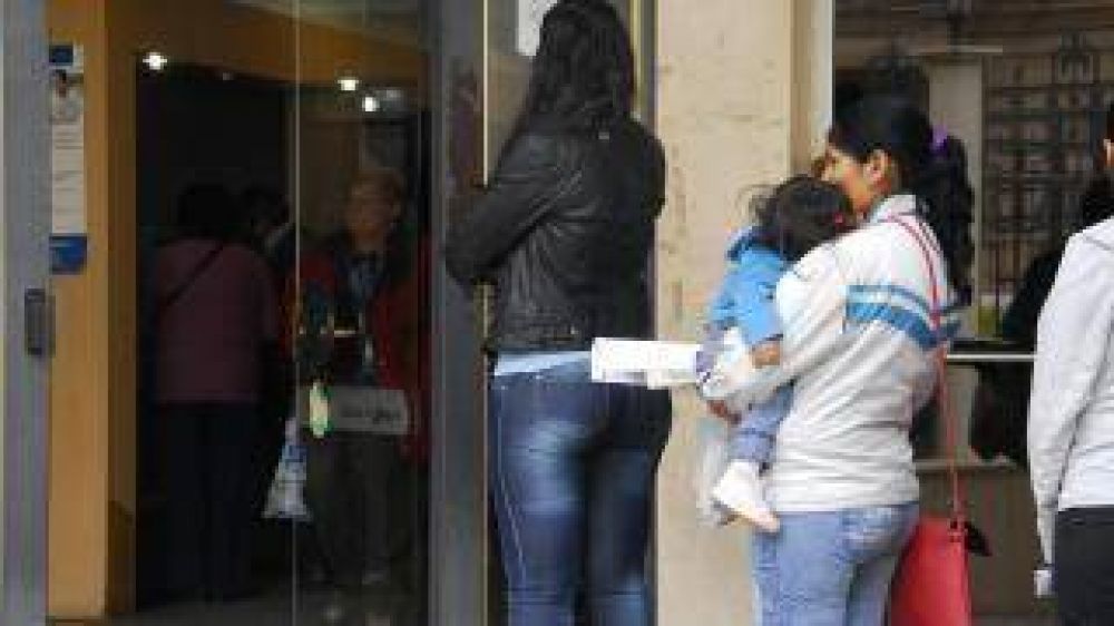 En la ciudad, pocos le dan prioridad a las �personas con movilidad reducida�