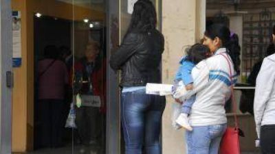 En la ciudad, pocos le dan prioridad a las �personas con movilidad reducida�