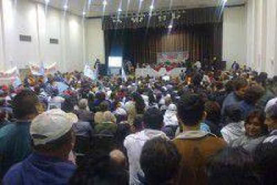 Masiva reuni�n regional de Uni�n por Chaco en S�enz Pe�a