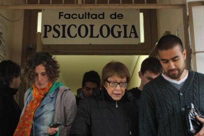 "Pase lo que pase con la toma, el comedor queda"