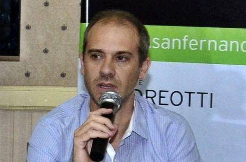Aparicio: �Tenemos el hospital totalmente deteriorado, Collia vino a regalar leche con un fin electoral�