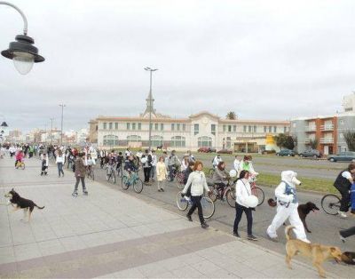Cientos de personas se sumaron en bicicleta a la defensa del �rtico