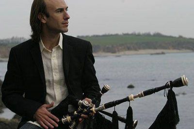El gaitero Carlos N��ez se presenta en Mar del Plata