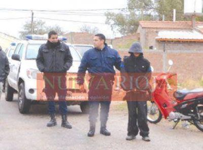 Lo atraparon robando una moto y le propinaron una severa golpiza