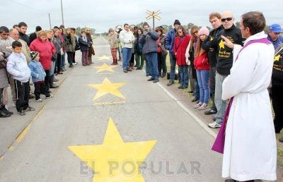 Suelta de palomas y estrellas amarillas a 5 a�os de la tragedia de la combi